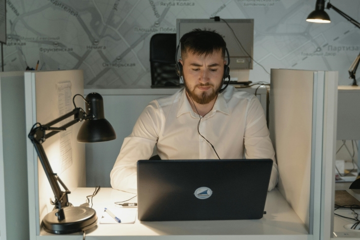 Different Audiences, Different Emails Navigating B2B Vs. B2C